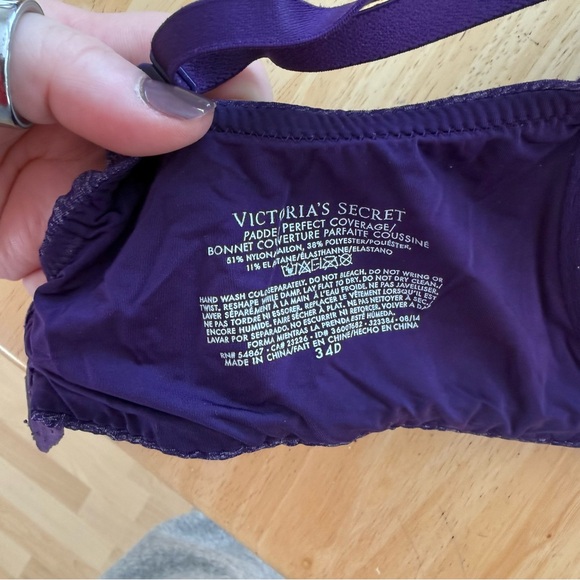 Victoria's Secret Padded Perfect Coverage Bra - Picture 5 of 5
